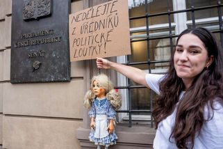 Zákon o státních zaměstnancích se vrací do Sněmovny - Novinky